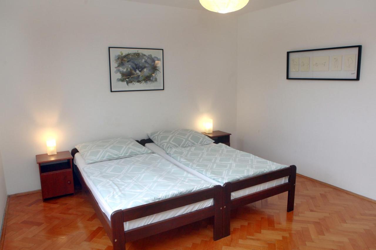 Warm And Comfy With Parking! Apartament *
