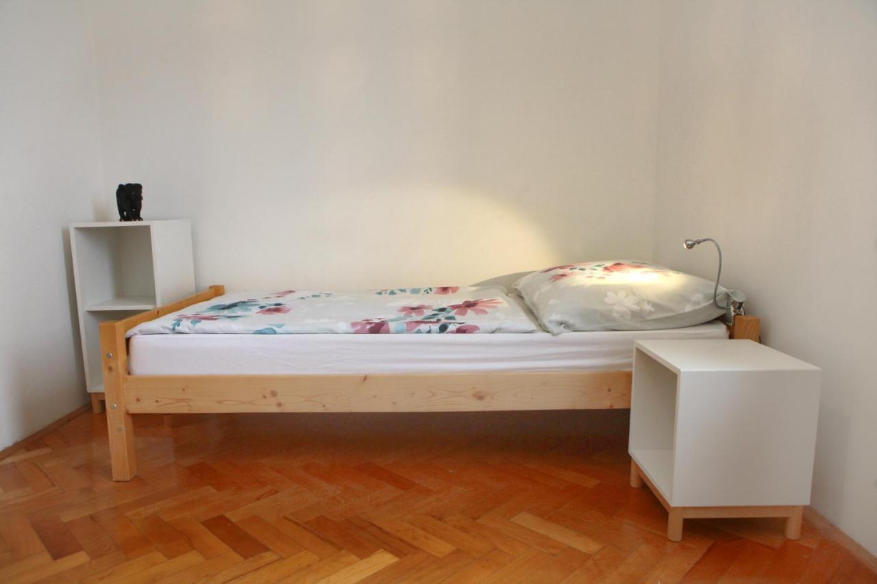 Warm And Comfy With Parking! Apartament *