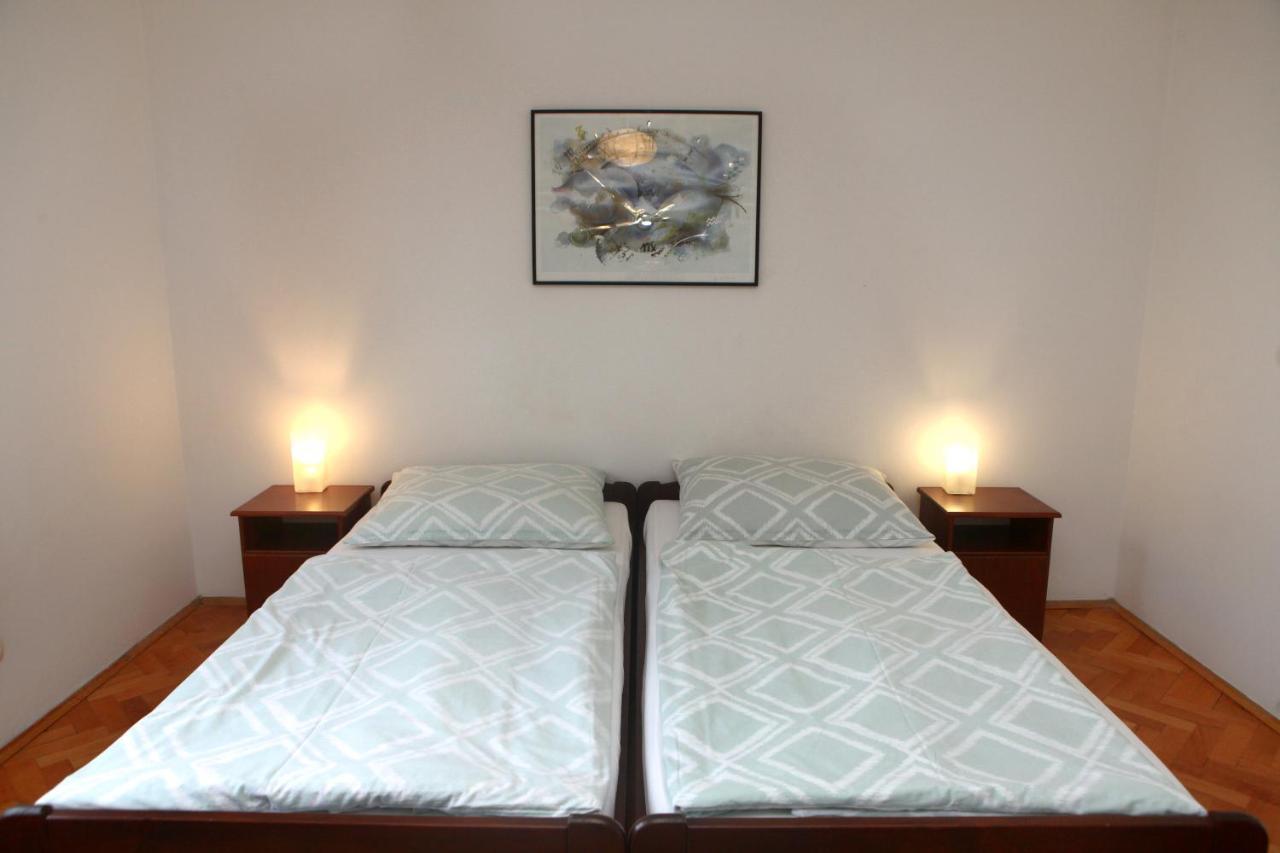 Warm And Comfy With Parking! Apartament *